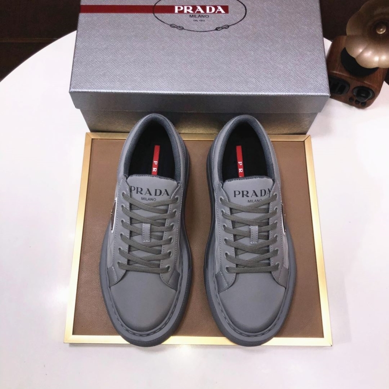 Pra*a casual shoes